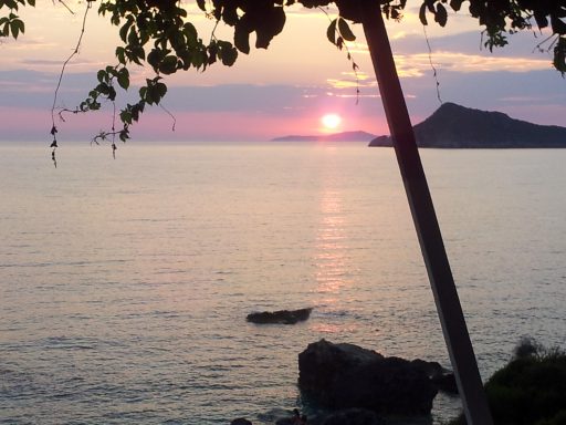 Sonnenuntergang über Mathraki